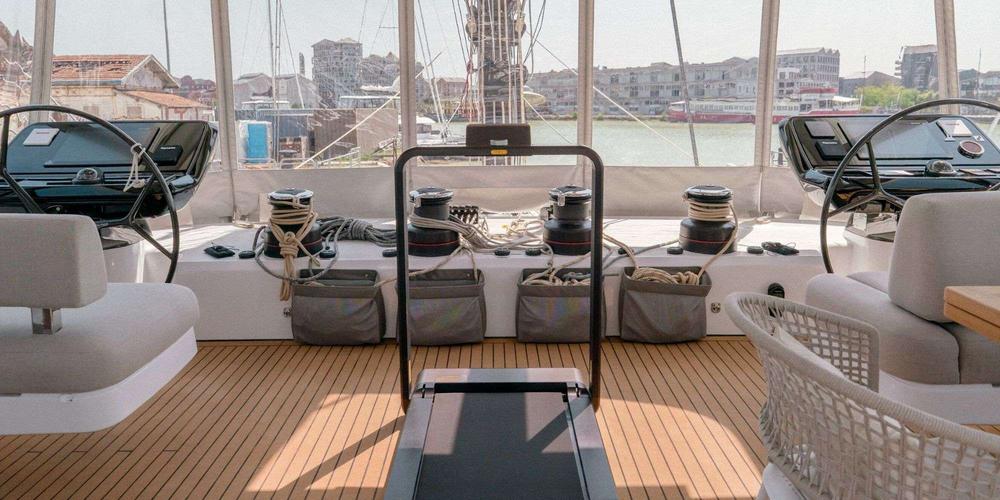 Lady Rose interior