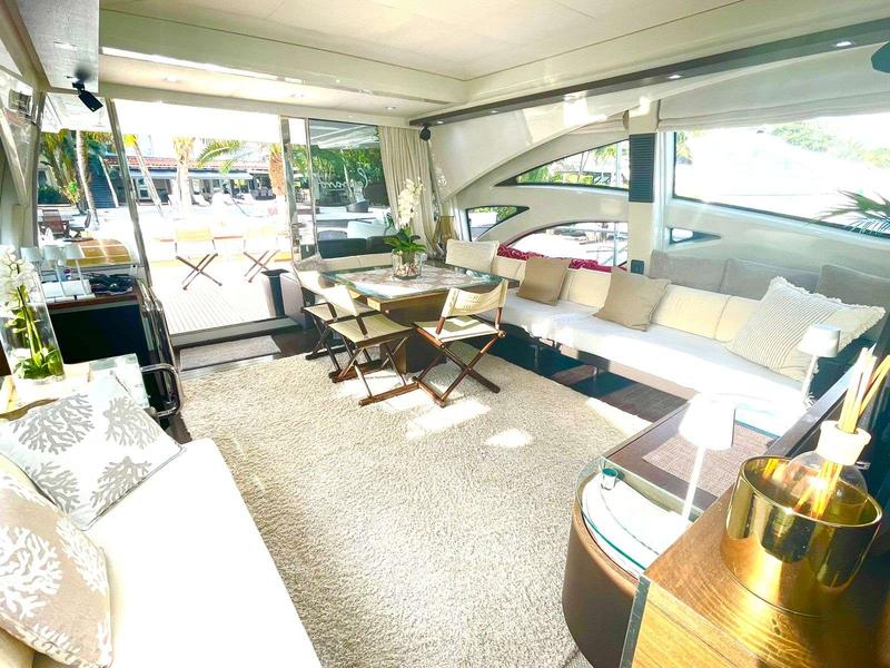 Leonardo interior