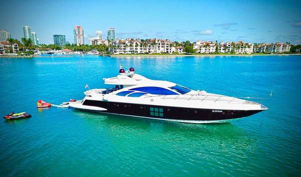 Leonardo — Motor Yacht for charter in Mediterranean