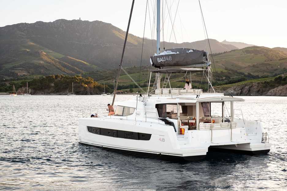 Martinon — Catamaran for charter in Spain