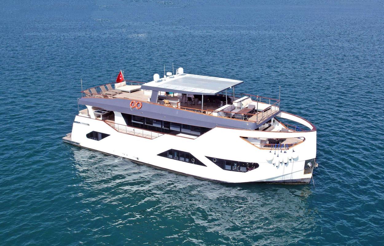 Nayk 3 — crewed motor yacht charter in Turkey