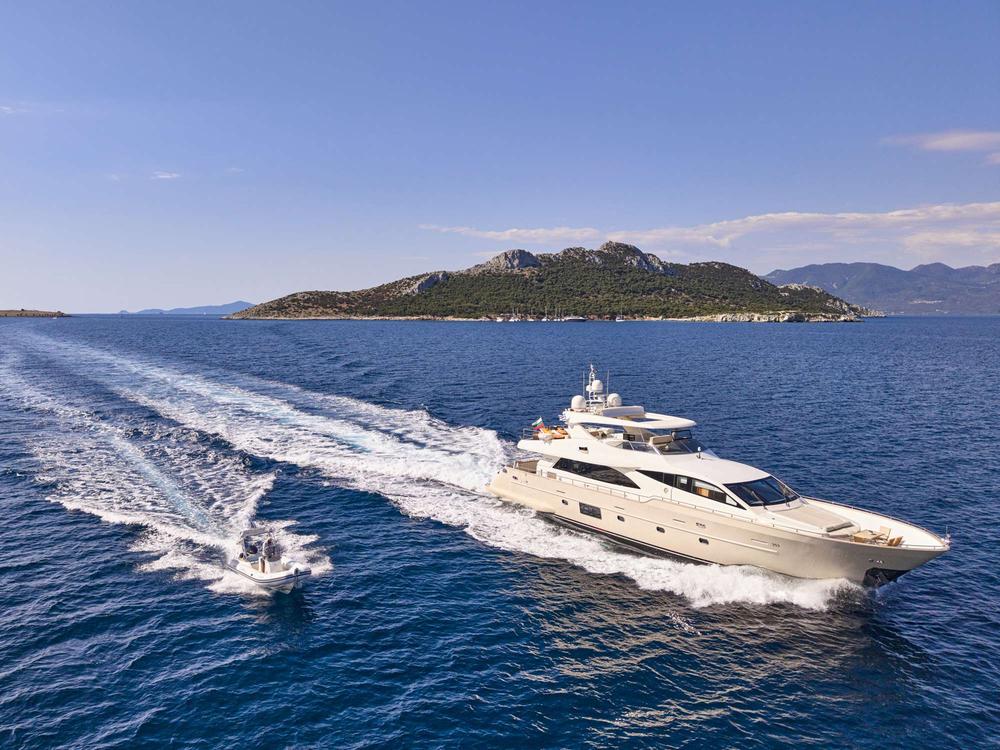 Star Link — crewed motor yacht charter in Greece