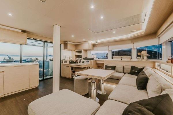 Tri Wing (lagoon 55) dining