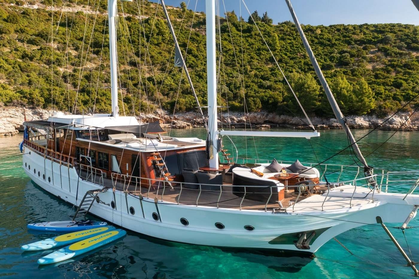 Phoenix Bronze — crewed gulet charter in Croatia
